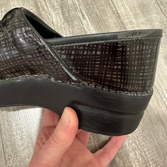 Dansko Professional Clog- Patent Leather, Women’s 8.5 - Picture 6 of 15